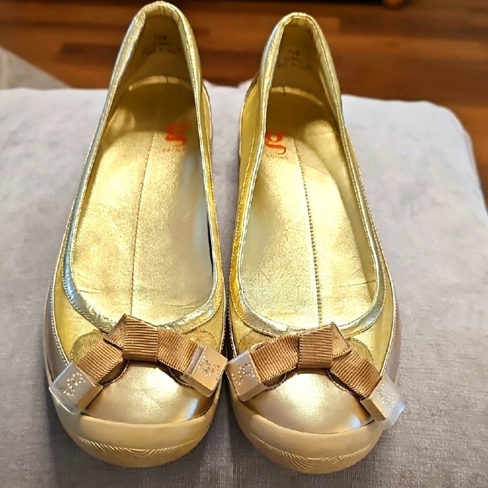Gold Ballet Flats with Bow. G Series By‎ NIKE:LAB. Size 7.5.B. Gold and Mesh